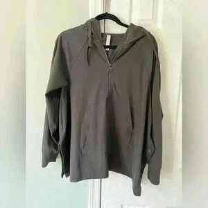 Athleta GLACIER HANDKERCHIEF PONCHO Shale Women’s XS Buttons Long Sleeve Hooded